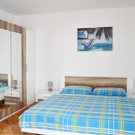Apartments Mikulic Biograd Na Moru Δωμάτιο φωτογραφία
