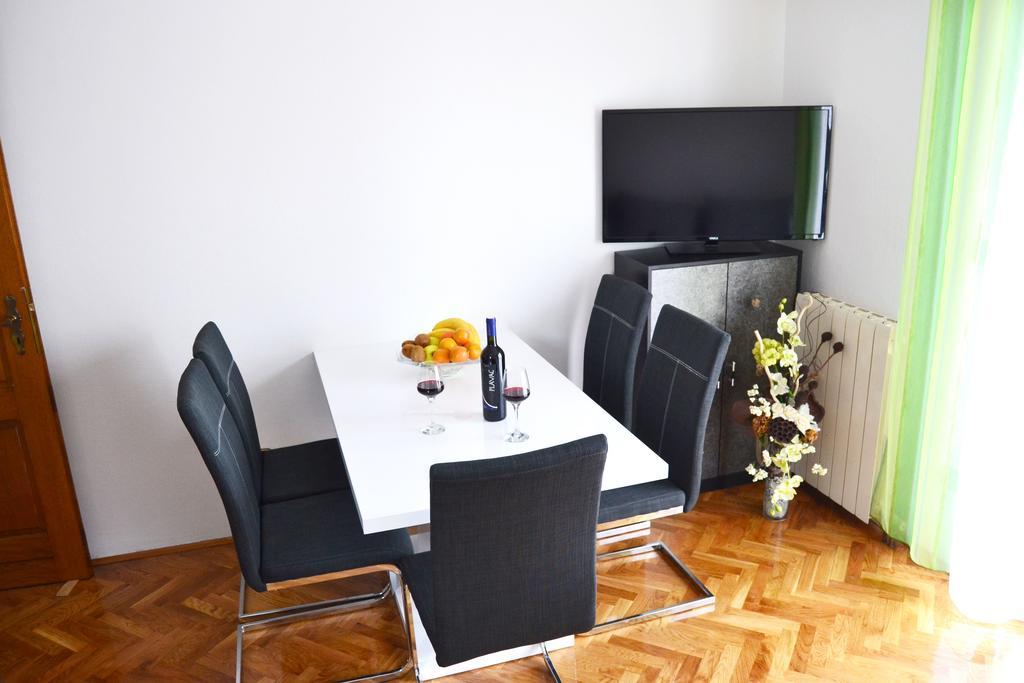 Apartments Mikulic Biograd Na Moru Εξωτερικό φωτογραφία